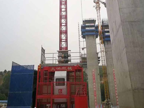 中鐵十九局集團(tuán)使用大誠(chéng)機(jī)械施工電梯、物料提升機(jī)案例