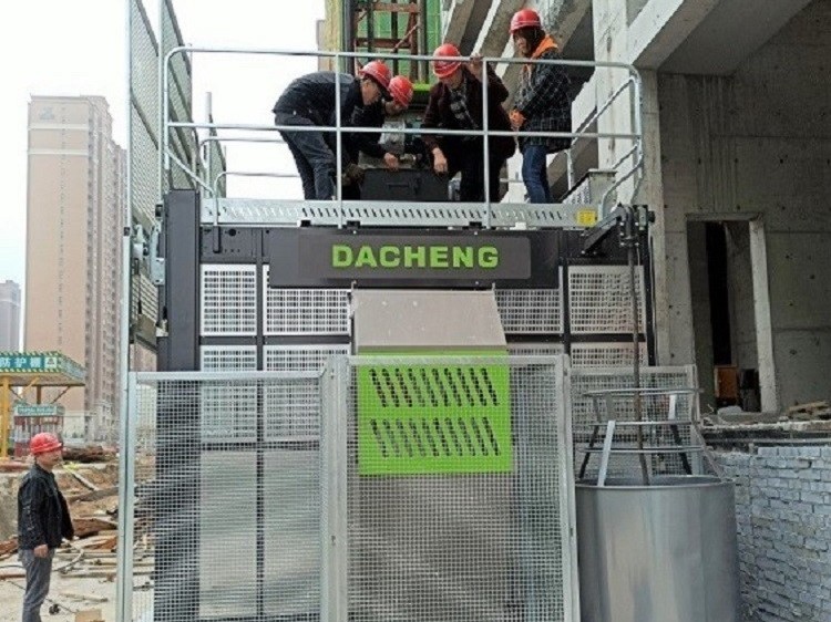 安全運(yùn)輸設(shè)備--施工升降機(jī)